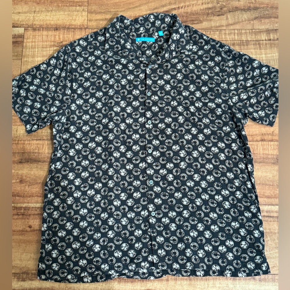 Tori Richard shell print short sleeve button down shirt